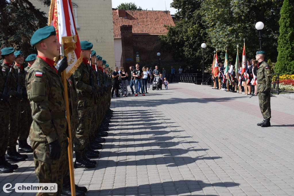Uroczystość złożenia wiązanek przy Grobie Nieznanego Żołnierza