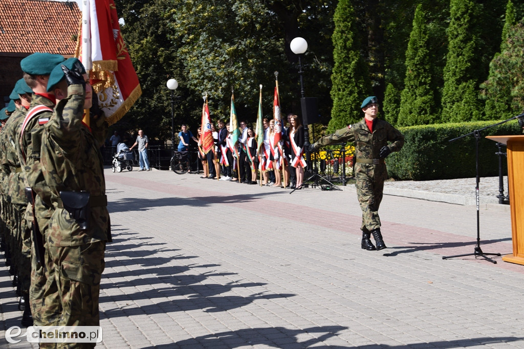 Uroczystość złożenia wiązanek przy Grobie Nieznanego Żołnierza
