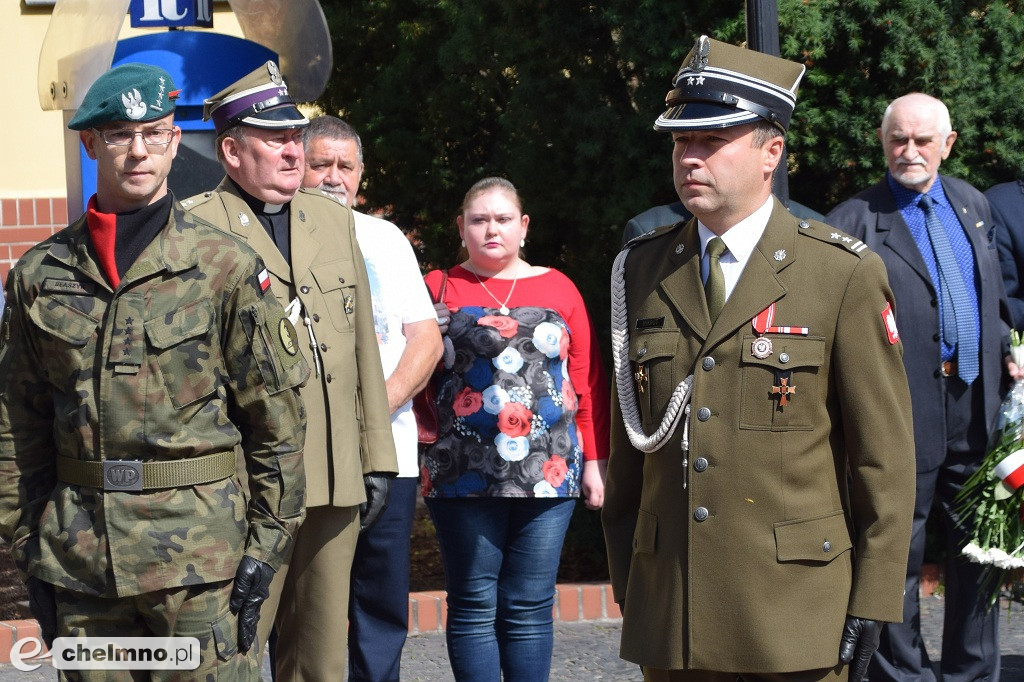 Uroczystość złożenia wiązanek przy Grobie Nieznanego Żołnierza