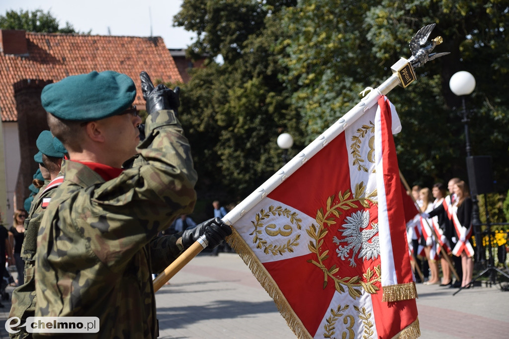 Uroczystość złożenia wiązanek przy Grobie Nieznanego Żołnierza