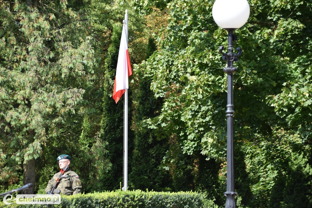 Uroczystość złożenia wiązanek przy Grobie Nieznanego Żołnierza