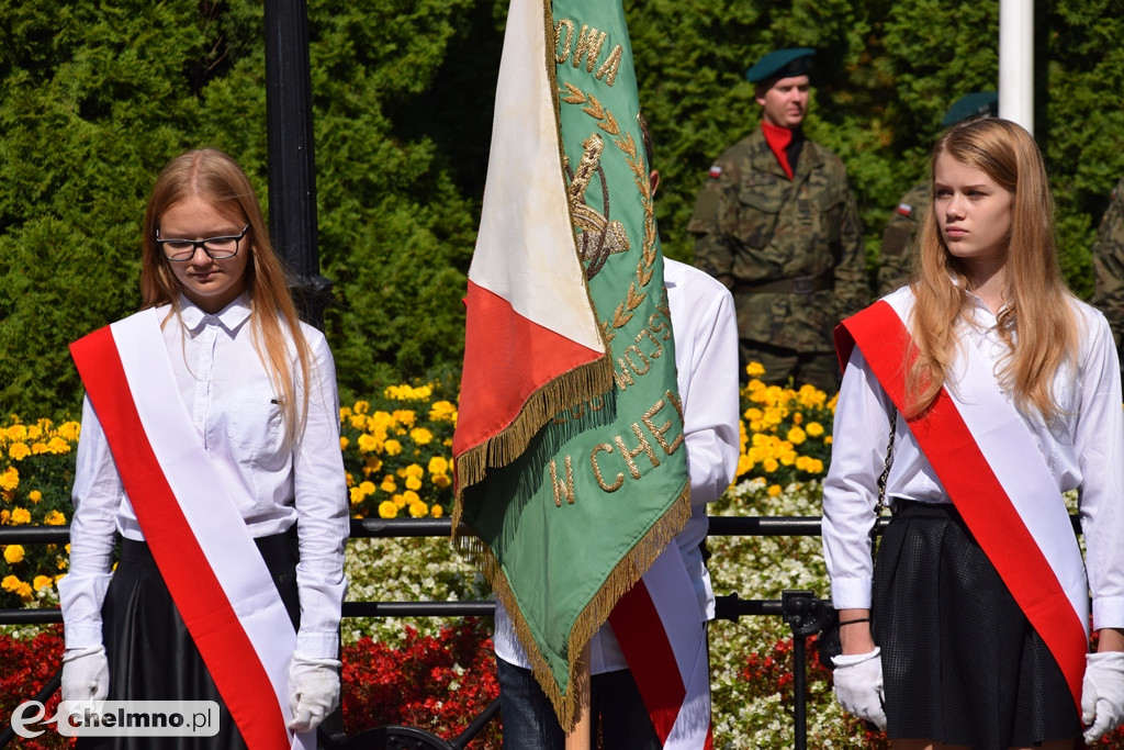 Uroczystość złożenia wiązanek przy Grobie Nieznanego Żołnierza