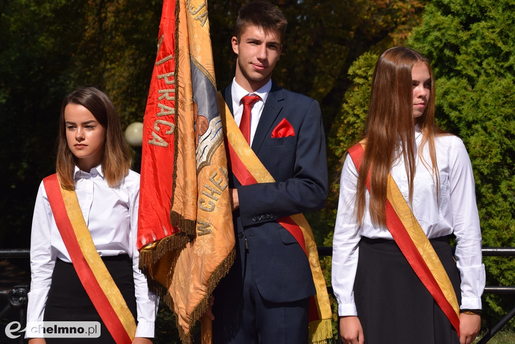 Uroczystość złożenia wiązanek przy Grobie Nieznanego Żołnierza