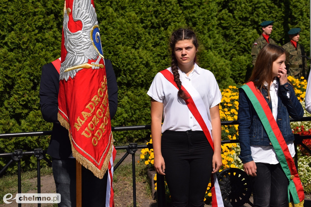 Uroczystość złożenia wiązanek przy Grobie Nieznanego Żołnierza