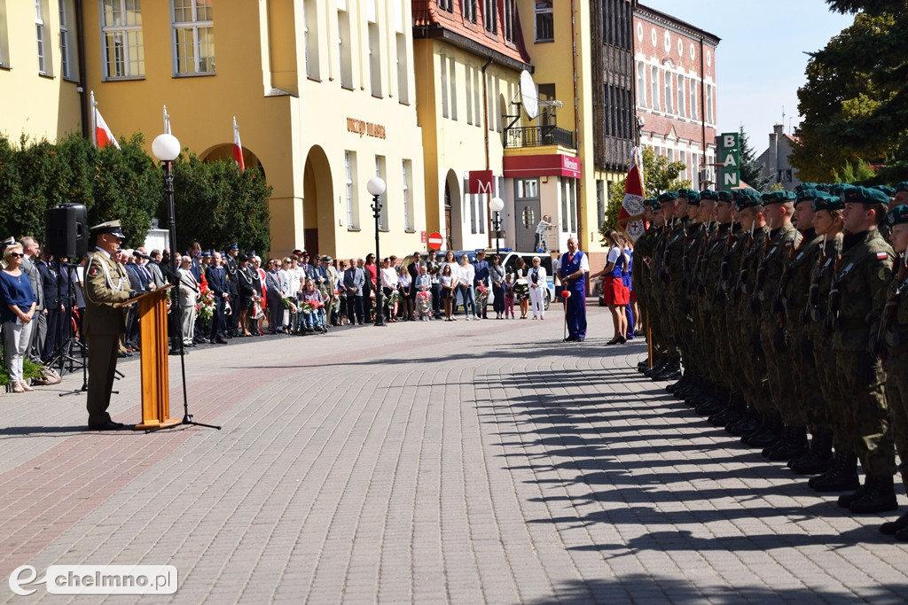 Uroczystość złożenia wiązanek przy Grobie Nieznanego Żołnierza