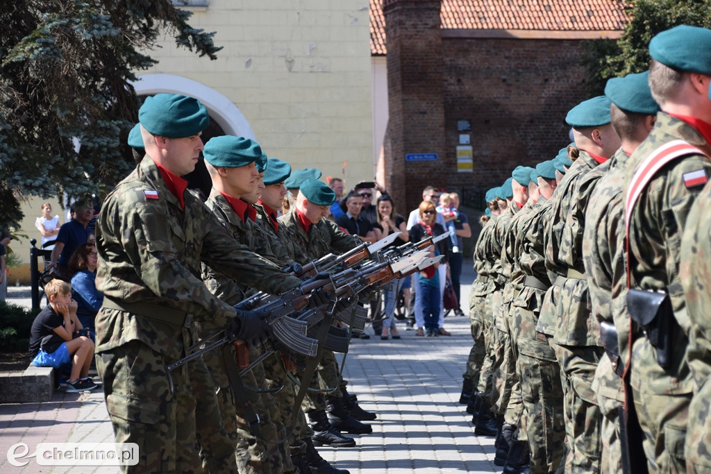Uroczystość złożenia wiązanek przy Grobie Nieznanego Żołnierza