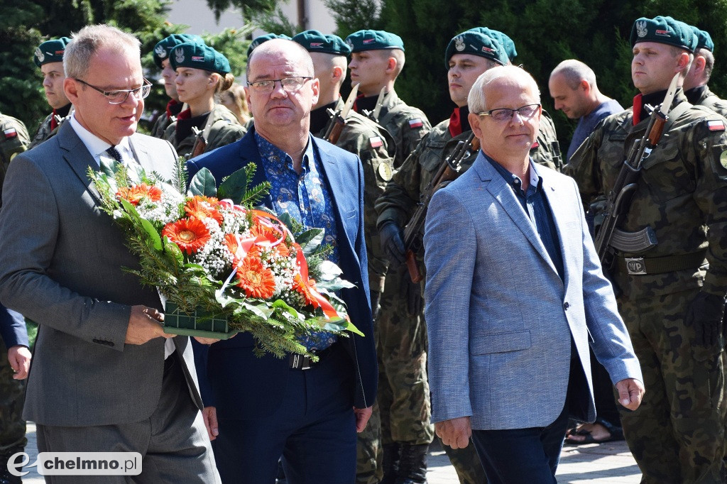 Uroczystość złożenia wiązanek przy Grobie Nieznanego Żołnierza