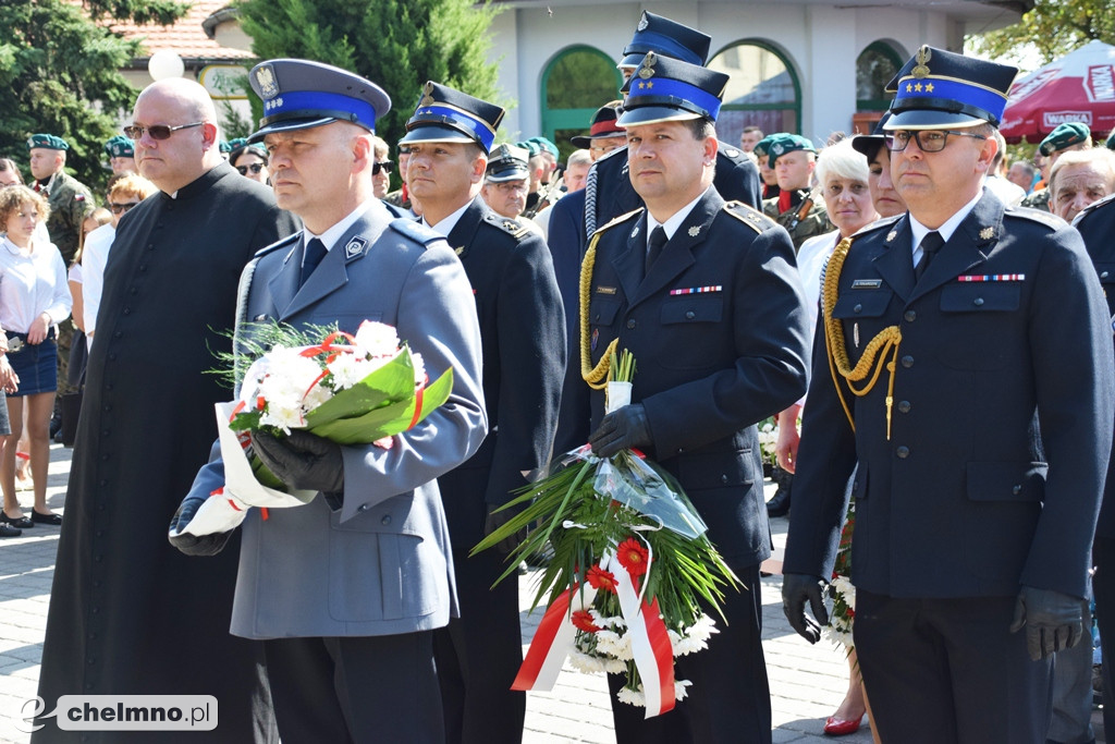 Uroczystość złożenia wiązanek przy Grobie Nieznanego Żołnierza
