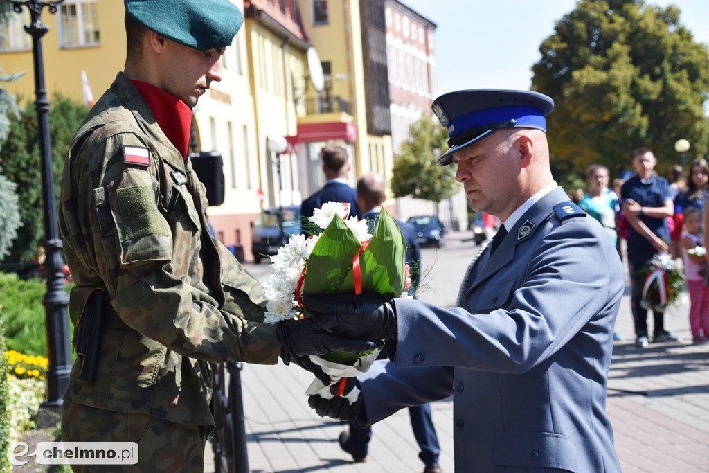 Uroczystość złożenia wiązanek przy Grobie Nieznanego Żołnierza