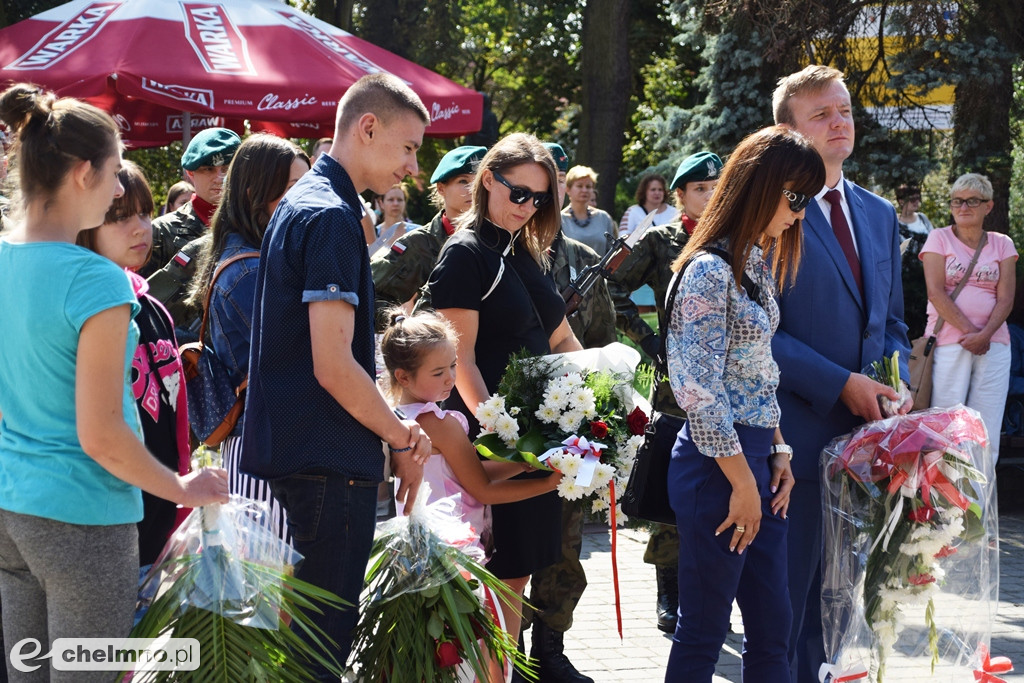 Uroczystość złożenia wiązanek przy Grobie Nieznanego Żołnierza