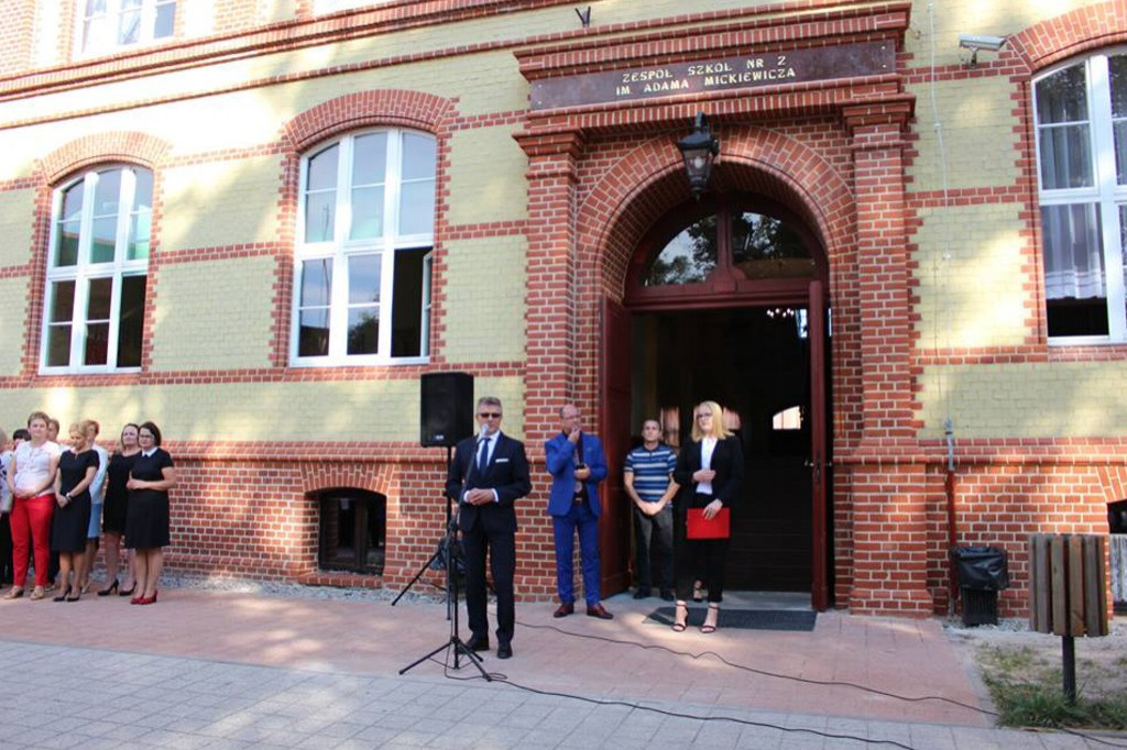 Zobacz zdjęcia z rozpoczęcia roku w ZS nr 2