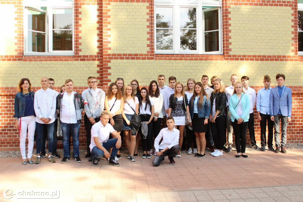 Zobacz zdjęcia z rozpoczęcia roku w ZS nr 2