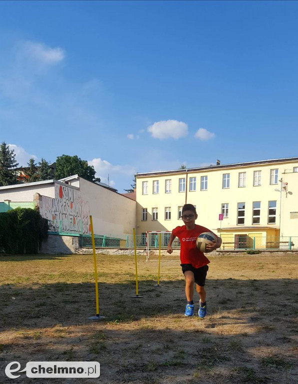 Zajęcia młodych sportowców w plenerze