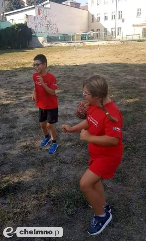 Zajęcia młodych sportowców w plenerze