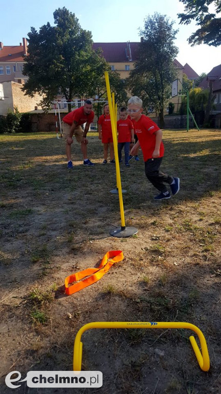 Zajęcia młodych sportowców w plenerze