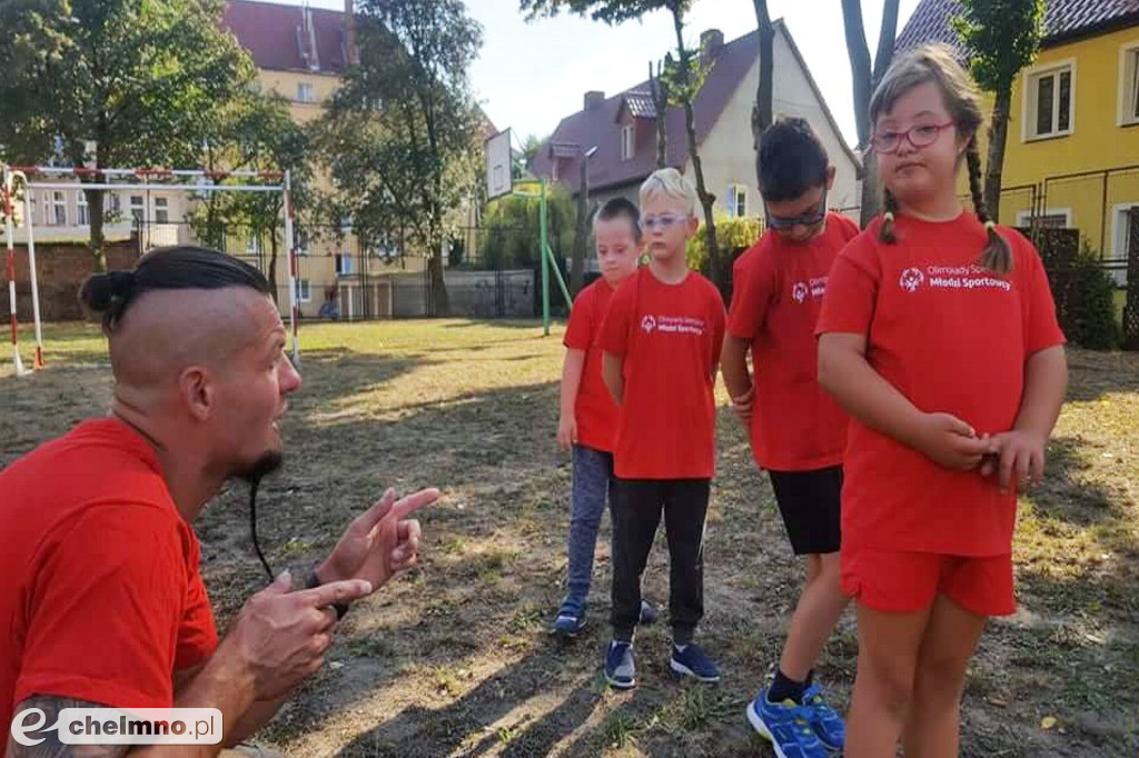 Zajęcia młodych sportowców w plenerze