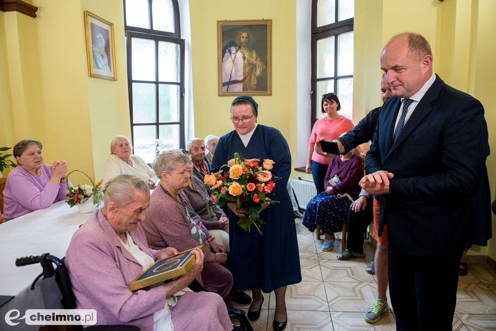 Gratulacje i Medal dla 107-letniej Elżbiety Rogali z Chełmna