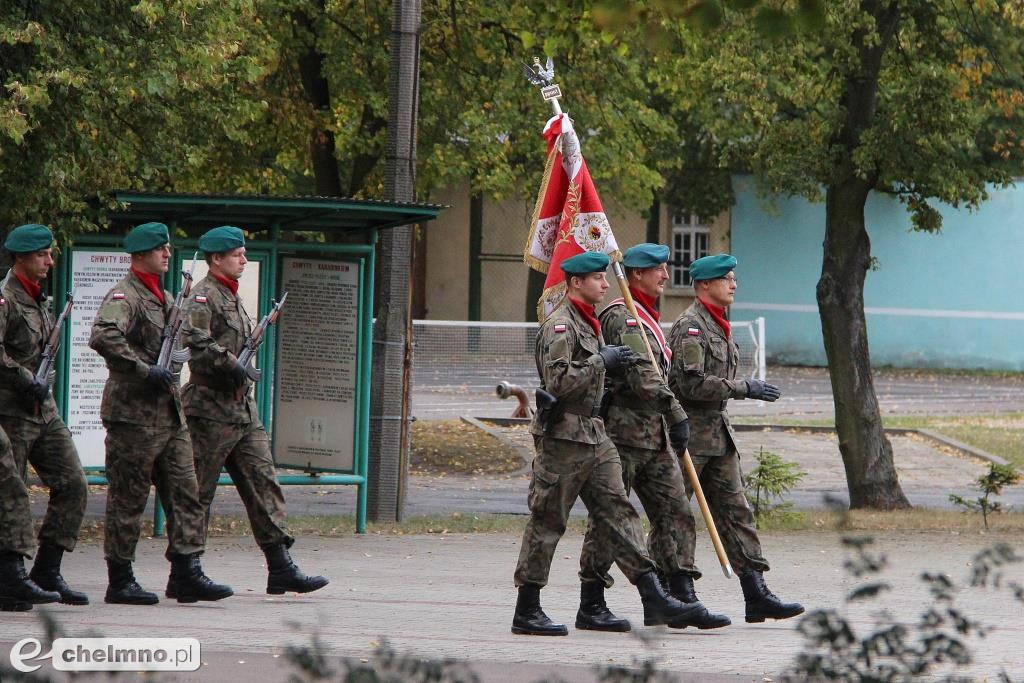 Uroczyste wręczenie broni elewom w 3. WBDM