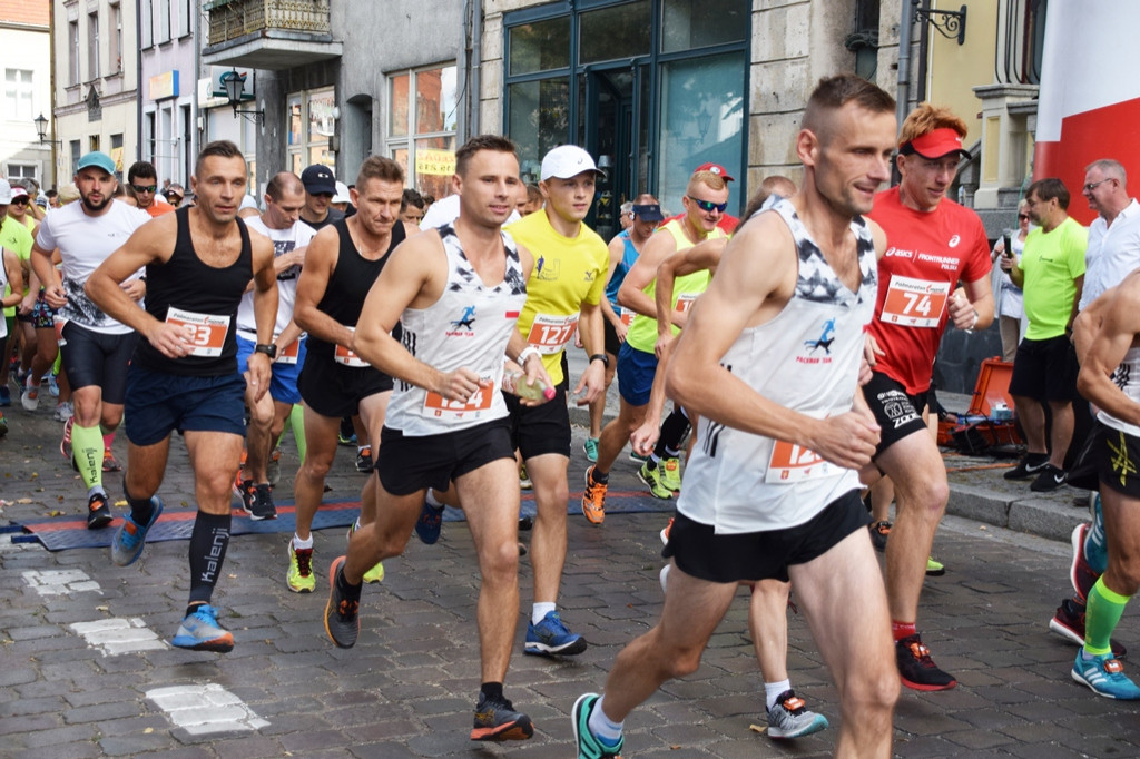 Dobry nastrój dopisywał uczestnikom VII Półmaratonu MONDI