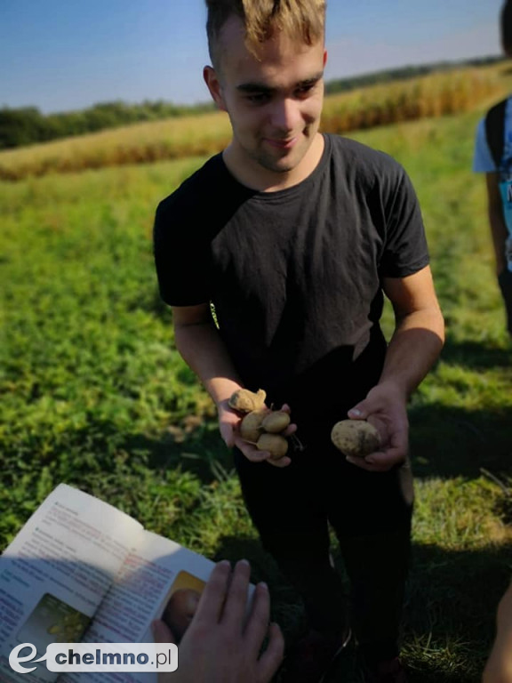 Praktyczne zajęcia w terenie uczniów z Grubna