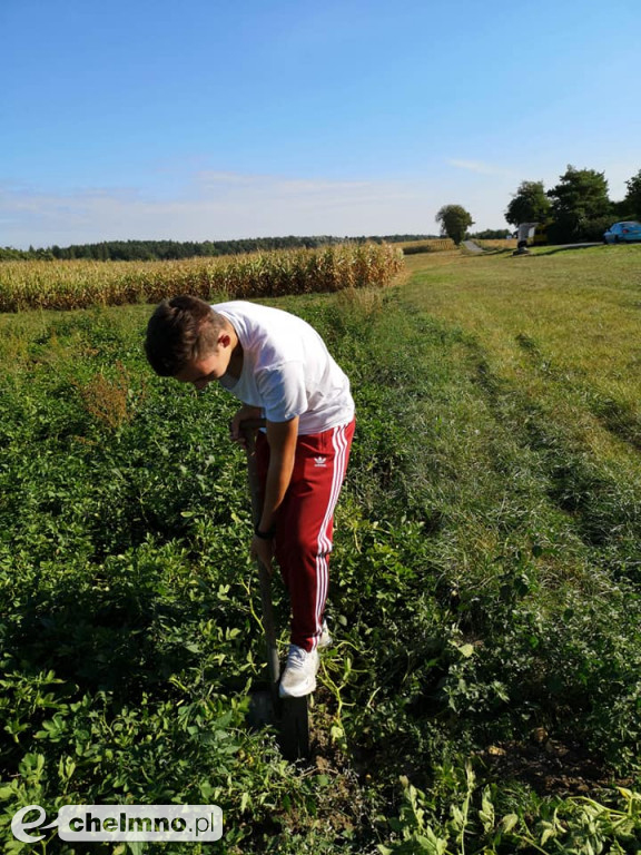 Praktyczne zajęcia w terenie uczniów z Grubna
