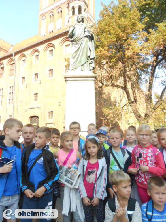 Pokaz pracy strażaka dla uczniów z SP1