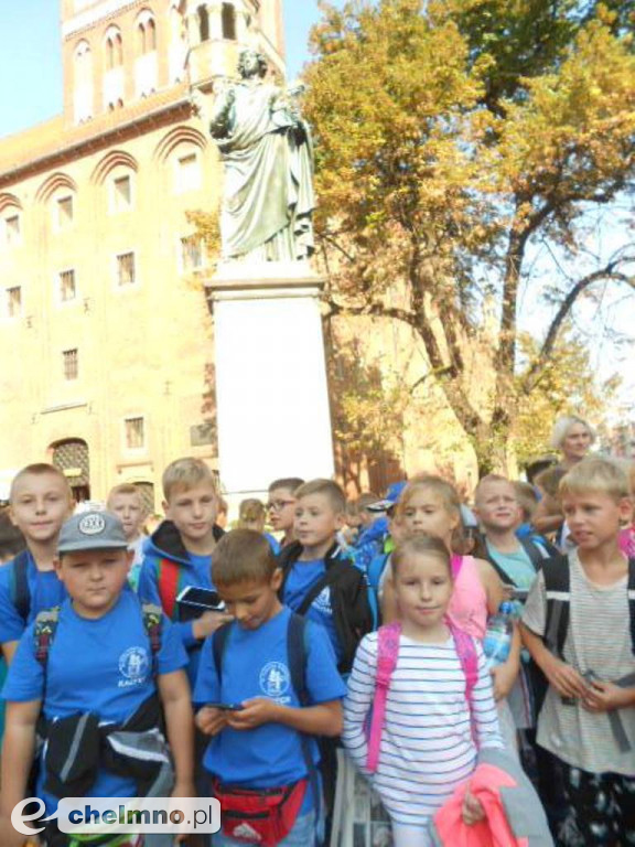 Pokaz pracy strażaka dla uczniów z SP1