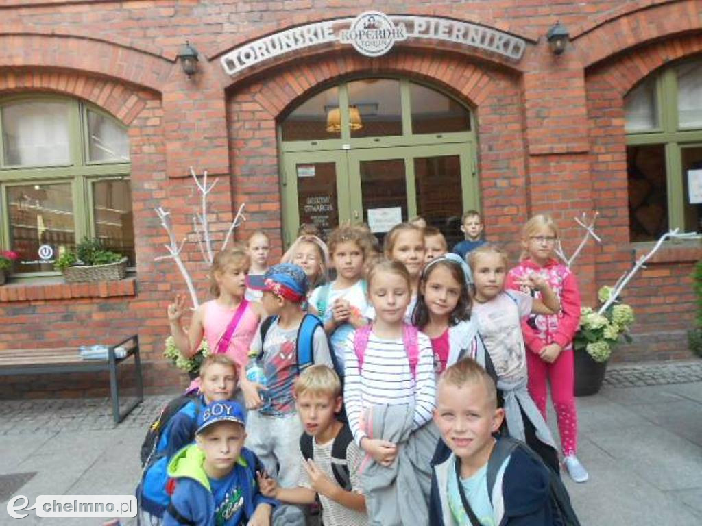 Pokaz pracy strażaka dla uczniów z SP1