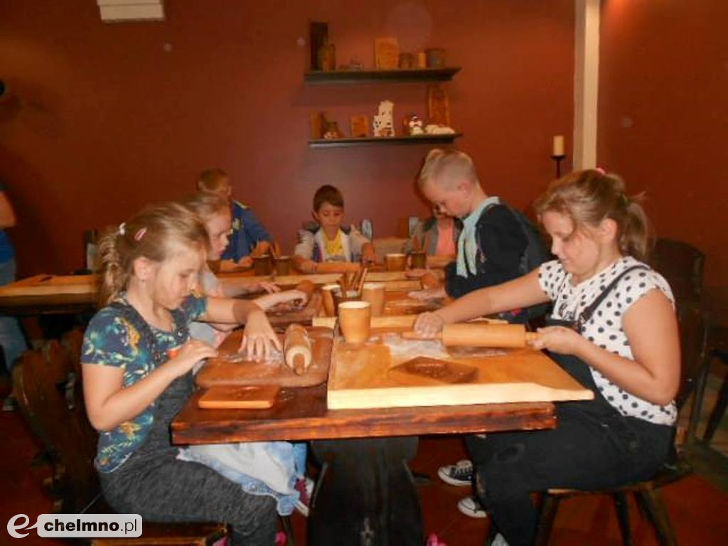 Pokaz pracy strażaka dla uczniów z SP1