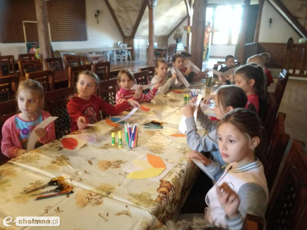 Smaczne ziemniaki z ogniska i miły wycieczkowy nastój