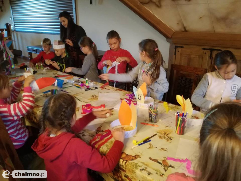 Smaczne ziemniaki z ogniska i miły wycieczkowy nastój