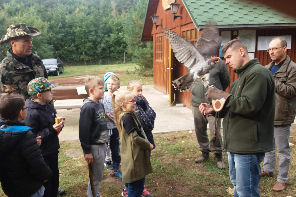 Lekcja przyrody w terenie - z wizytą w Chacie Myśliwskiej