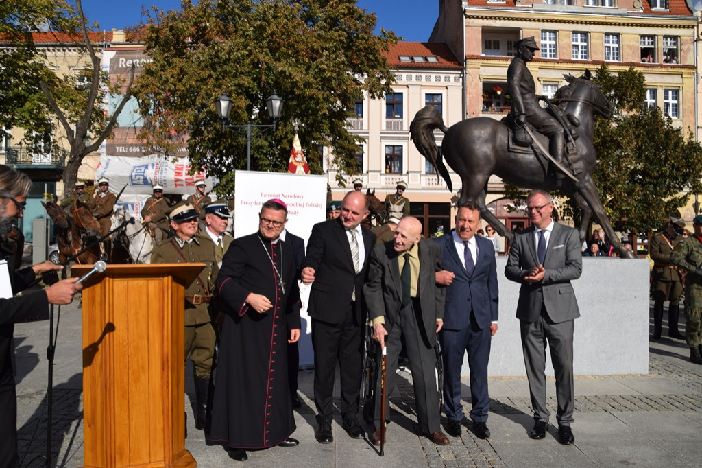 Uroczyste odsłonięcie Pomnika Pamięci Kawalerzystów