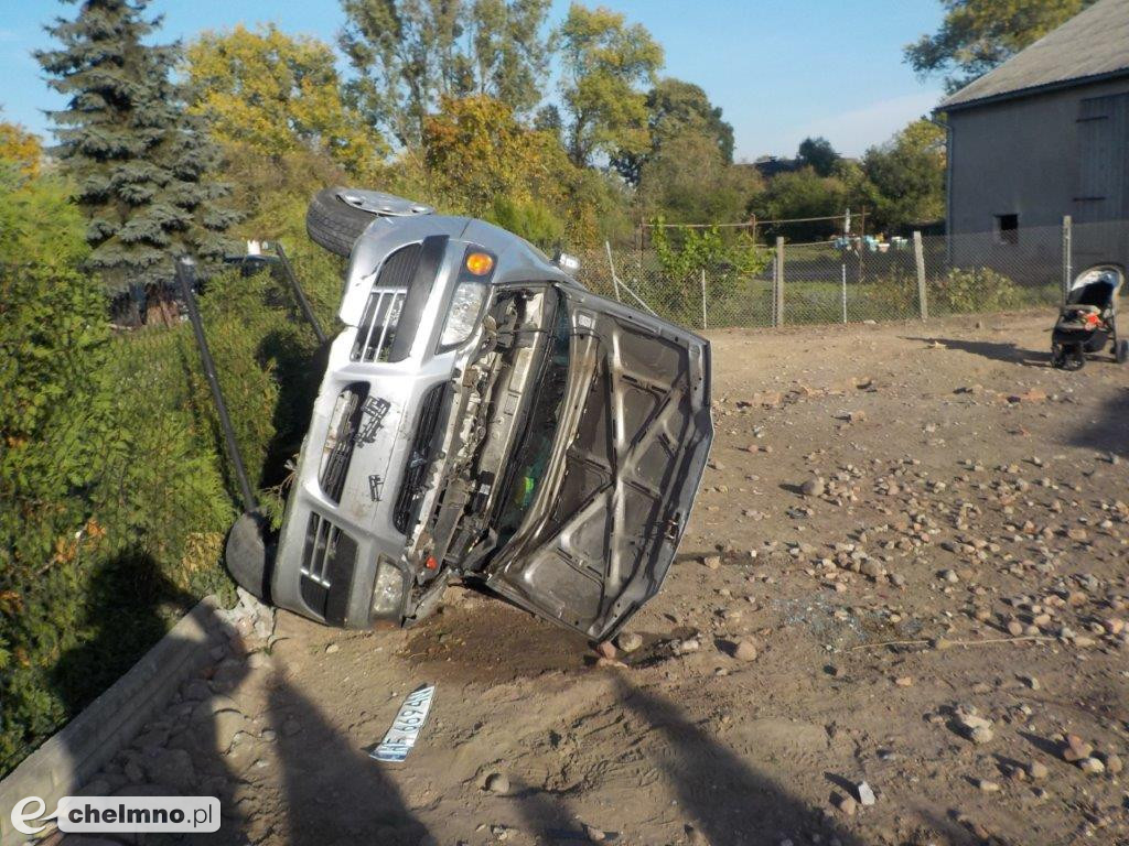Kierowca mitsubishi dachował - poszkodowane dziecko!