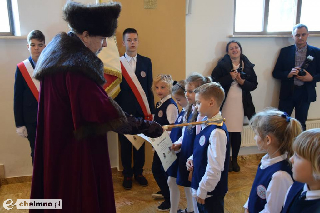 Pasowanie na ucznia i wesołe otrzęsiny w Katoliku