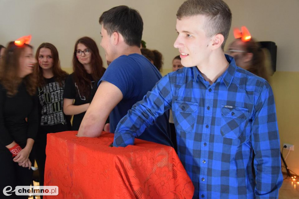 Pasowanie na ucznia i wesołe otrzęsiny w Katoliku