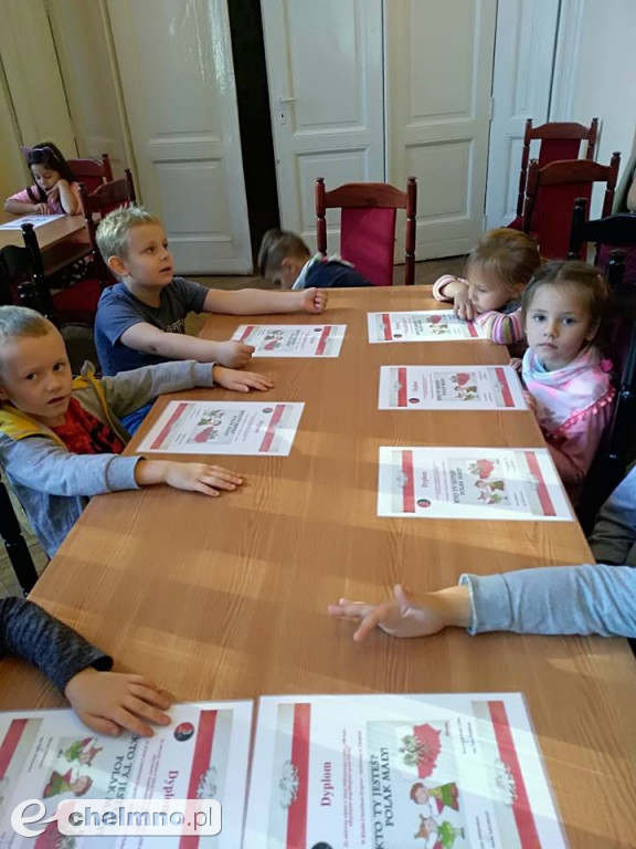 Nietuzinkowa, patriotyczna lekcja biblioteczna