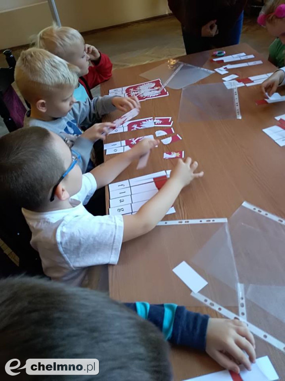 Nietuzinkowa, patriotyczna lekcja biblioteczna