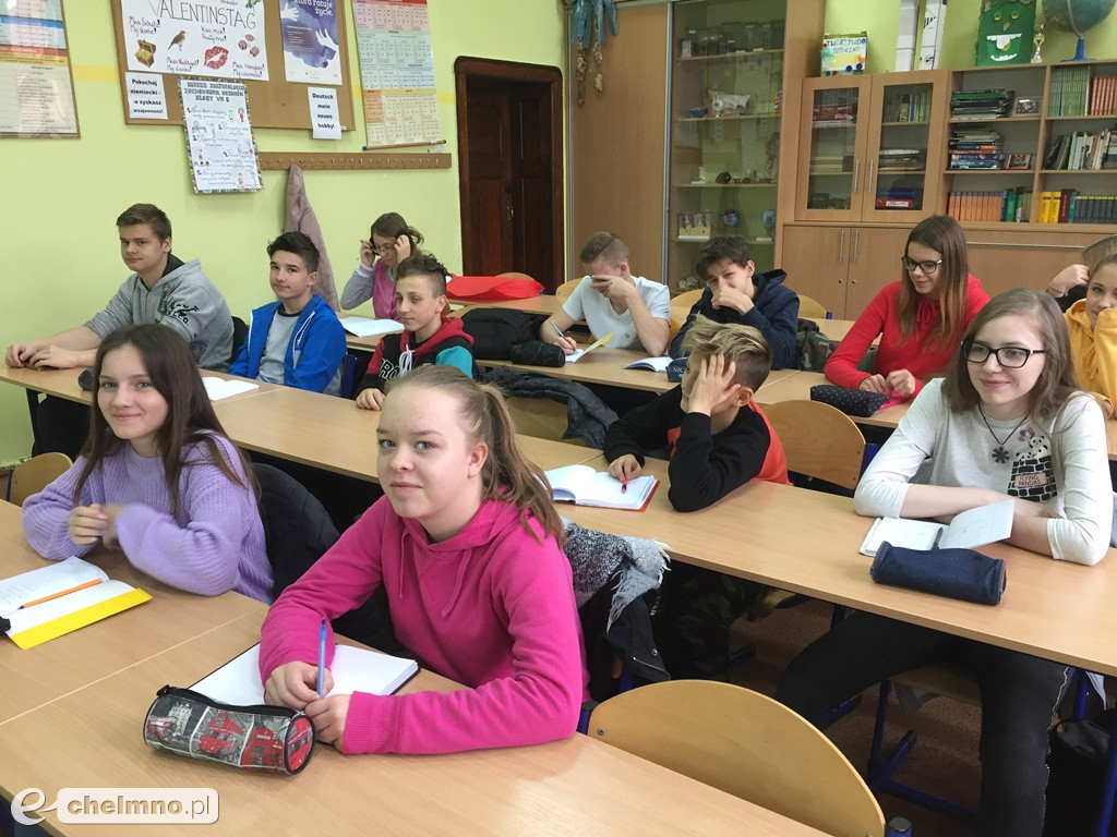 Przedstawiciel sieci Europe Direct w SP Nr 1 w Chełmnie