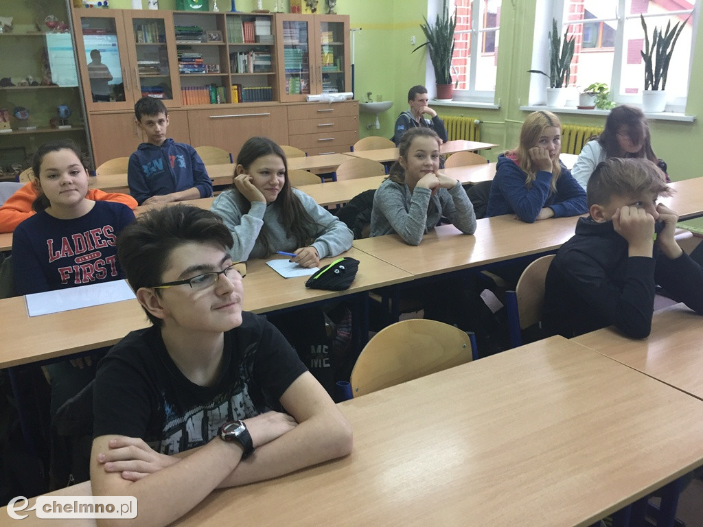 Przedstawiciel sieci Europe Direct w SP Nr 1 w Chełmnie