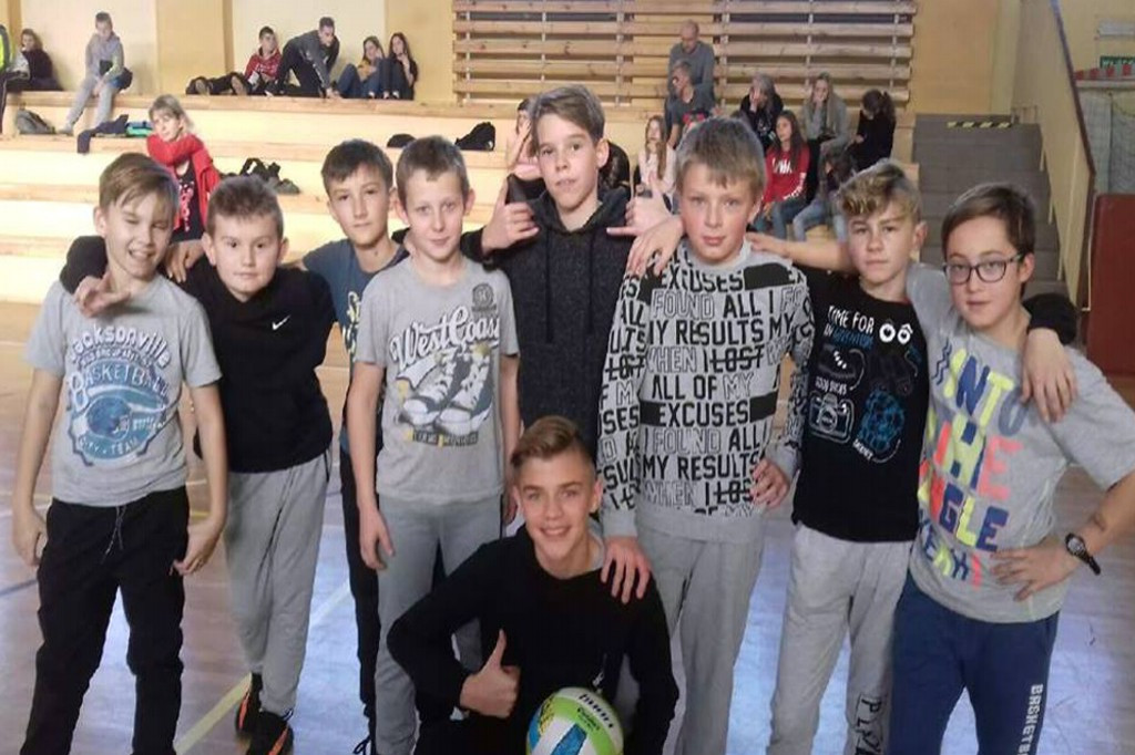 Czwórka spędzała czas na sportowo i patriotycznie