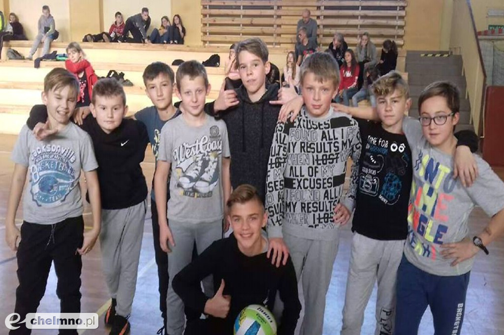Czwórka spędzała czas na sportowo i patriotycznie