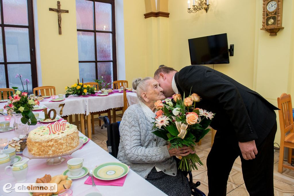 107 urodziny Elżbiety Rogali - mieszkanki DPS w Chełmnie