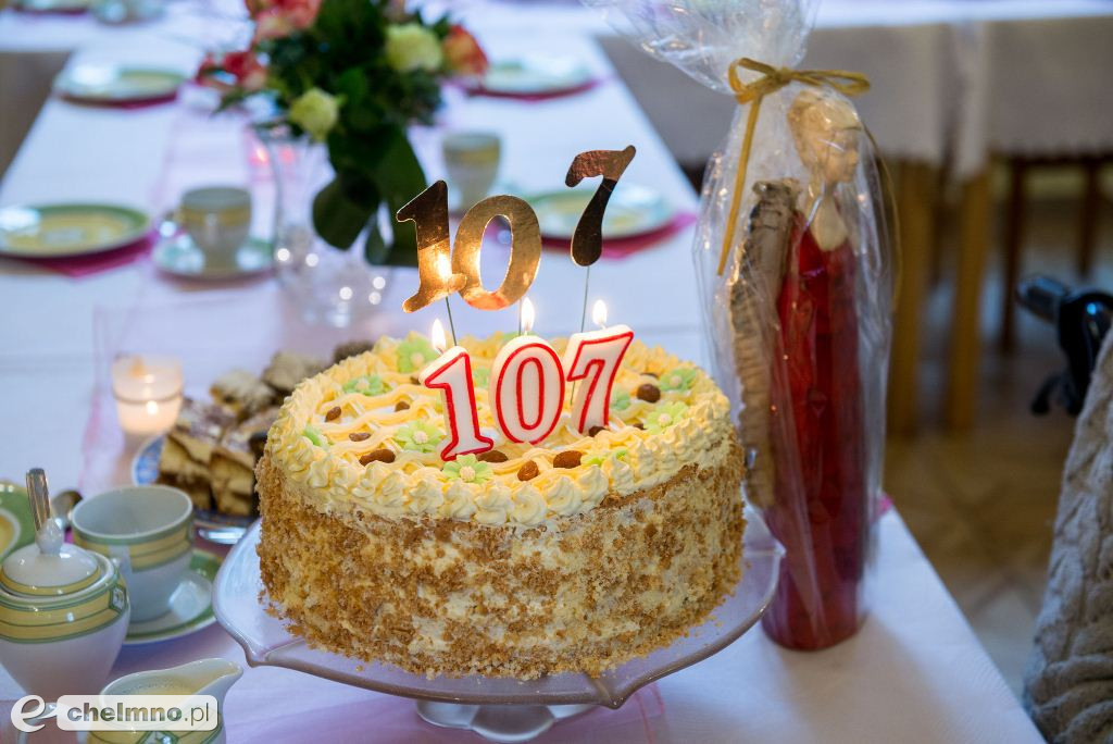 107 urodziny Elżbiety Rogali - mieszkanki DPS w Chełmnie
