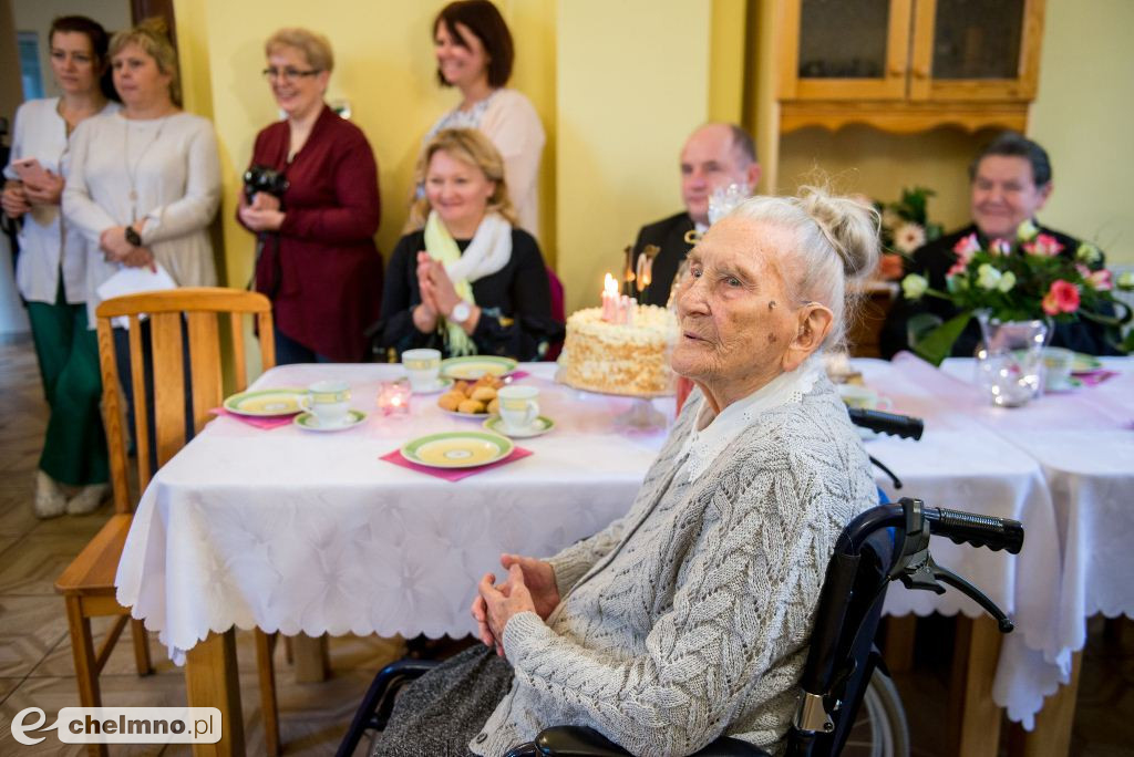 107 urodziny Elżbiety Rogali - mieszkanki DPS w Chełmnie
