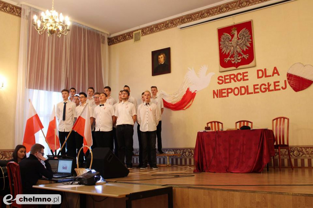 Serce dla Niepodległej - obchody rocznicowe w ZS nr 2