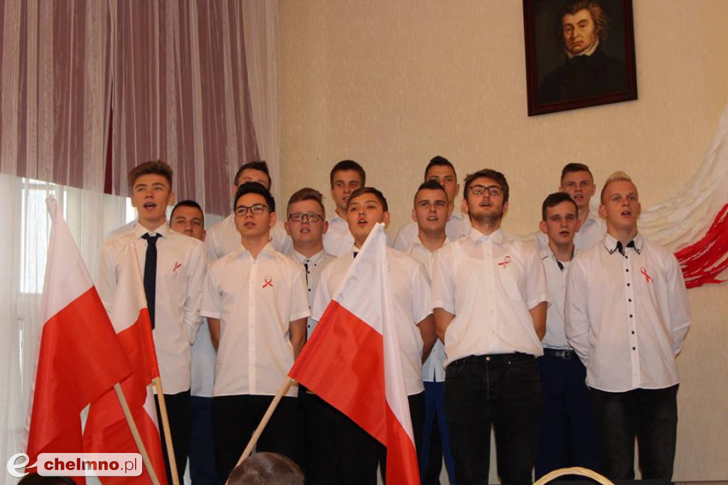 Serce dla Niepodległej - obchody rocznicowe w ZS nr 2