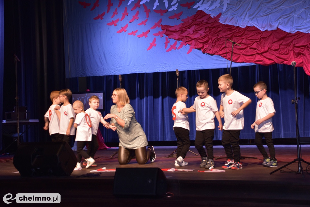 Wieczór z pieśnią patriotyczą w Rondzie