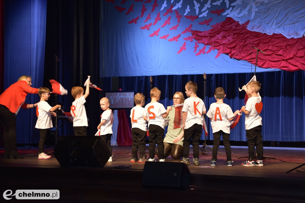 Wieczór z pieśnią patriotyczą w Rondzie