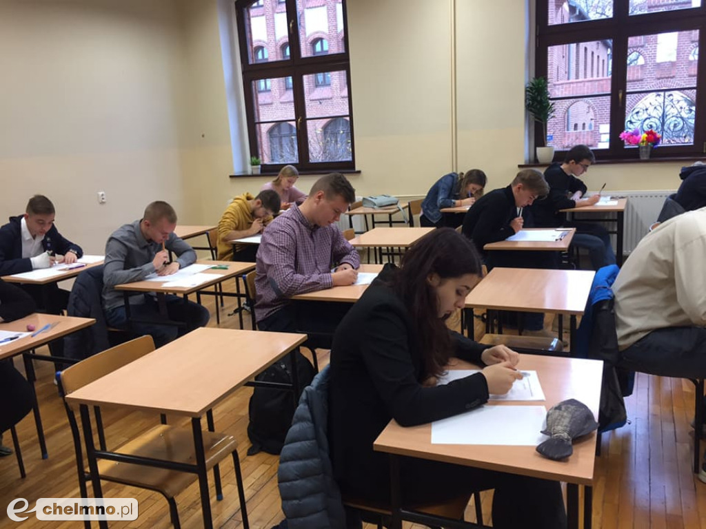 Konkursy językowe i olimpiada matematyczna